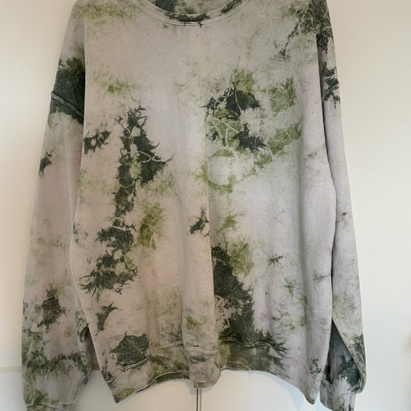 Urban Outfitters Sweaters - Urban Outfitters Green Tie Dye Crewneck